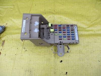 Subaru forester коробка предохранителей 82201fg010 фото №1