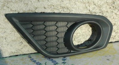Решітка заглушка протитуманної фари права volvo c30 lift fl фото №1