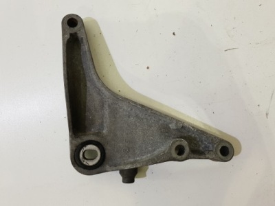 Opel adam кронштейн кронштейн двигателя 13381849 фото №1