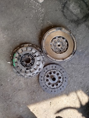 Колесо двомасовий bmw e46 320 d 415040110 324033610 124033610 фото №1