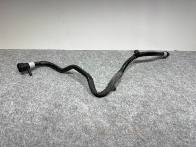 Патрубок шланг трубка води 1705723-00-c tesla model y 23r фото №1