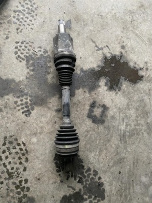 Mercedes glc w253 приводной вал a2533301300 фото №1