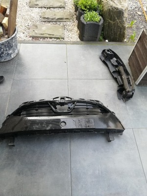 Toyota yaris iv 4 19- решётка радиатора решётка радиатора решётка перед фото №1