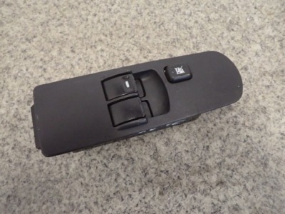 Mitsubishi colt 09- панель управление стекла левый фото №1