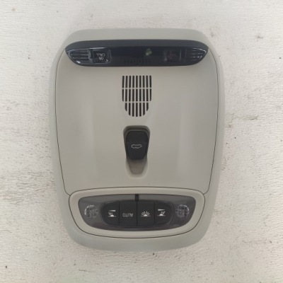 Volvo xc40 2018 лампа освітлення кабіни панорама 31457853 фото №1