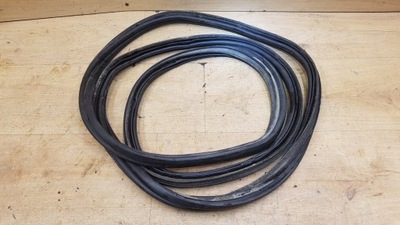 Прокладка крышки багажника задняя opel astra j kombi фото №1