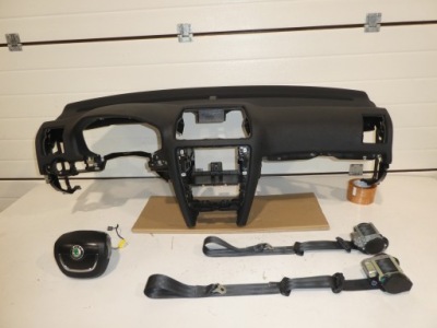 Skoda octavia ii lift приборная панель консоль подушка безопасности ремни фото №1