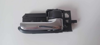 Ручка внутренняя левая toyota corolla verso 69206-05040-b0 фото №1