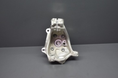 Поворотний кулак ліва перед 4 g26 6892511 фото №1