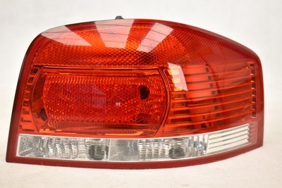 Audi a3 8p лампа права задня 8p0945096 фото №1