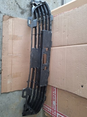 Решётка бампера средняя перед renault clio v 622546955r фото №1