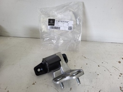 Mercedes-benz glc петля двері задній 2057300737 фото №1