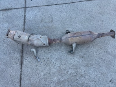 Toyota auris ii prius iii катализатор коллектор датчик 1.8 гибрид фото №1