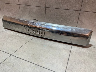 Jeep commander xk накладка крышка багажника задняя оригинал фото №1