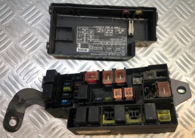 Subaru forester i 2.0 b коробка предохранителей 82231fc002 фото №1