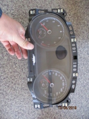 Лічильник приладова панель vw t5 golf vii 5g1920740a фото №1