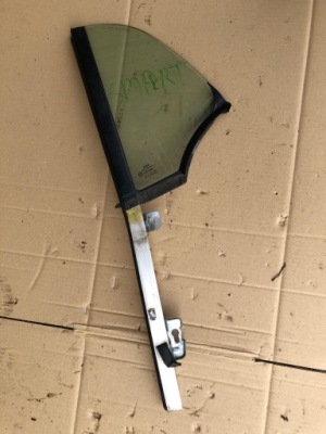 Ліва скло двері передня малий трикутник smart fortwo 1998-2003 dot24-as2-m68 фото №1