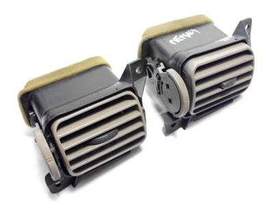 Mazda premacy решётка обдув правая перед передняя фото №1