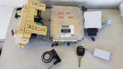 Бортовий комп'ютер набір toyota avensis t25 1.8 vvti фото №1