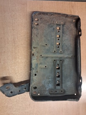 Полиця pod акумулятор mercedes w123 1236200618 фото №1