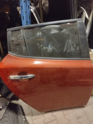 Nissan leaf i 1 дверь правый задняя фото №1