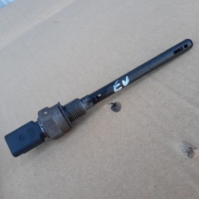 Range rover evoque 2.2d датчик уровня масла 96579507 фото №1