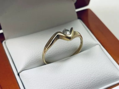 ZŁOTY PIERŚCIONEK CYRKONIA 585 1,59G R:14