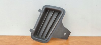 Volvo s40 v40 95-01 правая решётка бампера заглушка фото №1