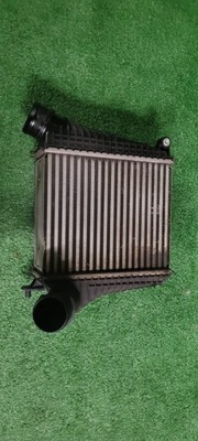 INTERCOOLER DEŠINYSIS BENTLEY BENTAYGA 