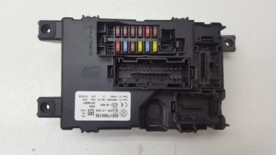 Коробка запобіжників grande punto 2008 28106881 фото №1