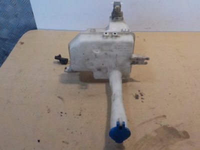 Бак do жидкость spryskiwaczek kia ceed 986101h000 фото №1