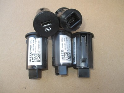 Роз'єм зарядний пристрій usb iveco daily 5802012268 фото №1