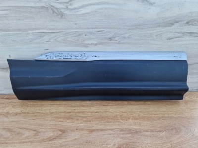 Audi q7 4m права молдинг бампера задня нижня фото №1