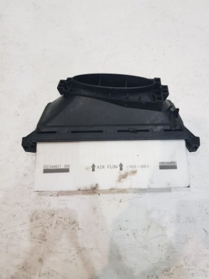 Корпус фильтр воздуха оригинальный номер mercedes a6420942404 фото №1