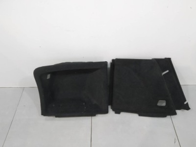 Оббивка карта ліве задні багажника volvo v60 2 2018- фото №1
