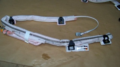 Opel adam 14r шторка безопасности левая фото №1