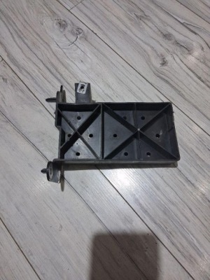 Зона деформации кронштейн правый renault twingo iii 620928531r фото №1