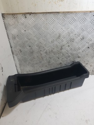 Бардачок багажника toyota yaris 2 64997-0d010 фото №1