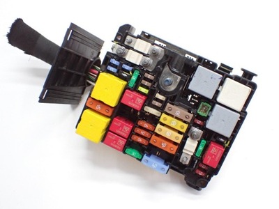 Коробка предохранителей peugeot 3008 ii 5008 ii 18r фото №1