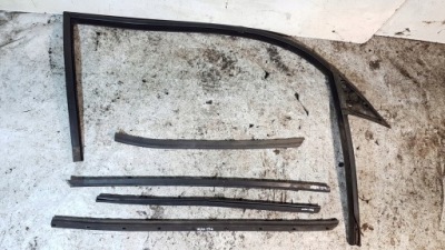 Уплотнители стекло правый перед комплект  alfa romeo 156 фото №1