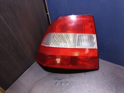 FARO PARTE TRASERA IZQUIERDO CARELLO 37370748 90568047 OPEL VECTRA B PH  