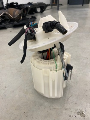 Насос пального mercedes ml gl gle w166 x166 4,7 v8 1664701094 фото №1