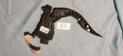 Audi a4 b8 2.0 tdi потенциометр газа 8k1721523 фото №1