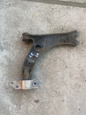 Важіль лівий перед vw golf v 1k0199231j фото №1