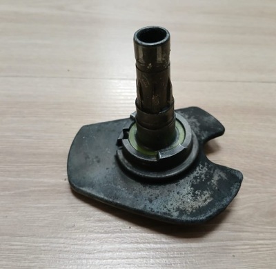 Honda accord viii штифт кріплення правого дзеркало оригінальний номер фото №1