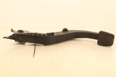 Педаль зчеплення opel astra k 1.6cdti d2xxlhd фото №1