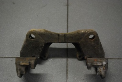 Скоба правый перед vw t5 2.5 tdi фото №1
