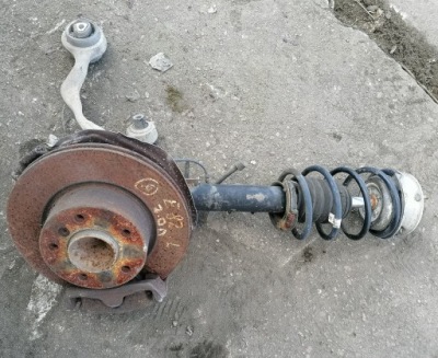 Bmw 1 e82 2.0 d mcperson поворотний кулак лівий перед фото №1