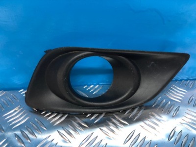 Toyota решітка бампера avensis ii t25 ліва lift фото №1