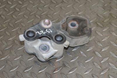 Mazda 6 gj 2.2 d 2014 rhd левая сторона кронштейн крепления двигателя фото №1